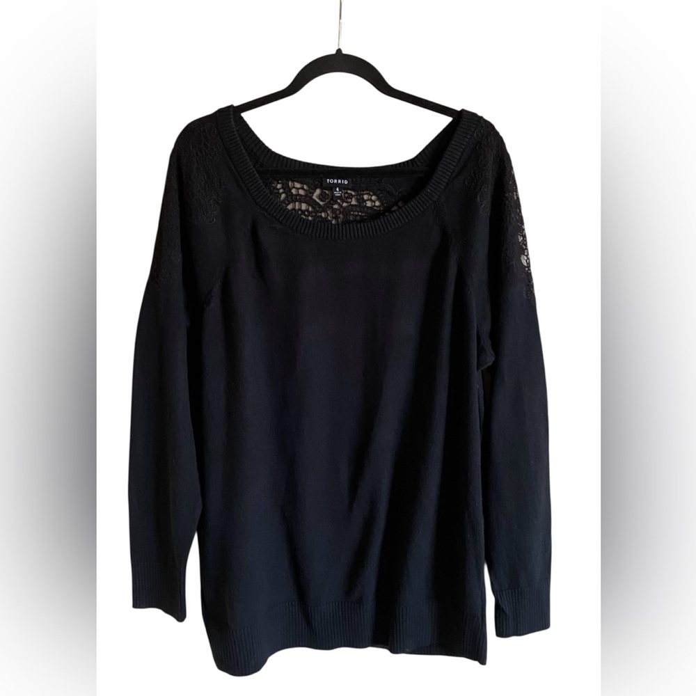 Women’s TORRID Black Lace Panel Sweater Top Size 4